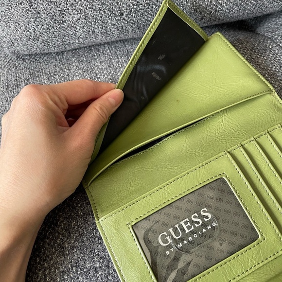 GUESS Green Women's Wallet - Picture 8 of 11